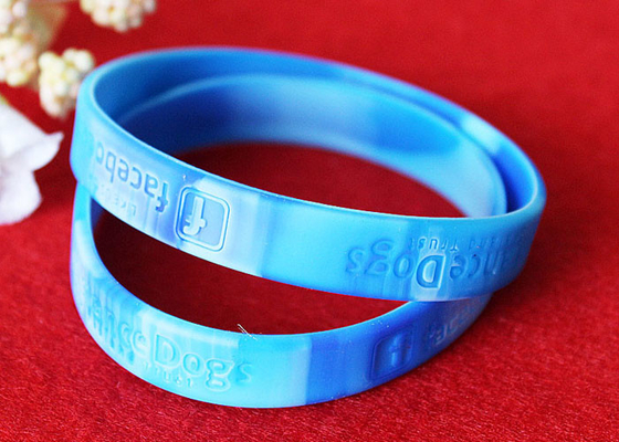 Chine Processus déprimé assorti de logo de bracelets en caoutchouc de soutien de PMS imperméable usine