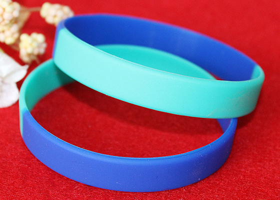Chine Couleurs multi de silicone de bracelets faits sur commande légers en caoutchouc segmentées usine