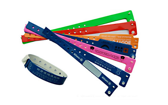 Chine Bracelets en plastique de reconnaissance d&#039;identité de PVC, bracelets en plastique pour le logo d&#039;événements imprimés usine