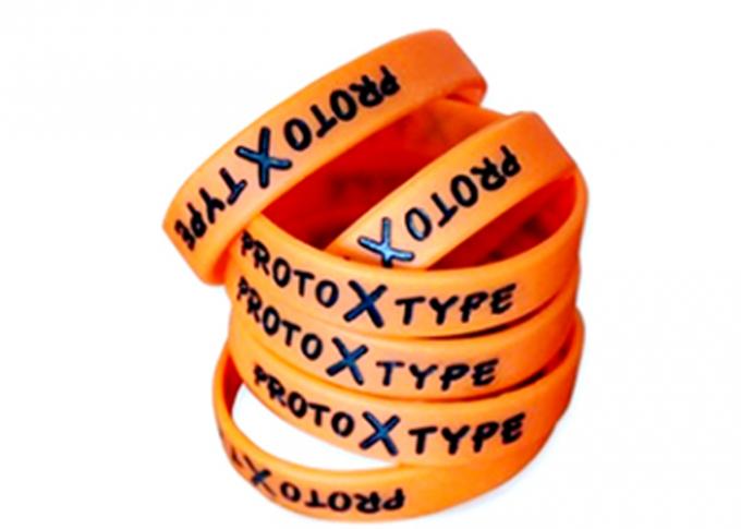 Bracelets faits sur commande promotionnels imprimés en caoutchouc de silicone d'écran en soie des textes